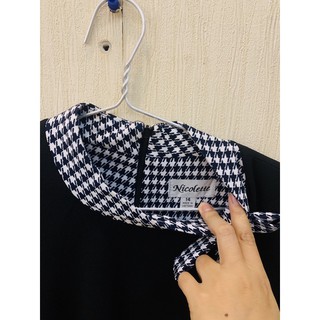 váy nơ cổ kẻ