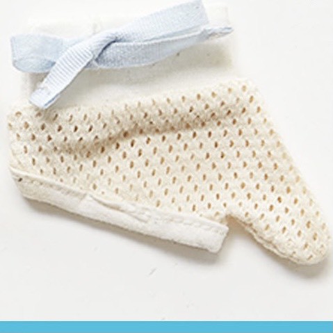 Găng Tay Cai Mút Tay An Toàn Và Hiệu Quả Cho Bé