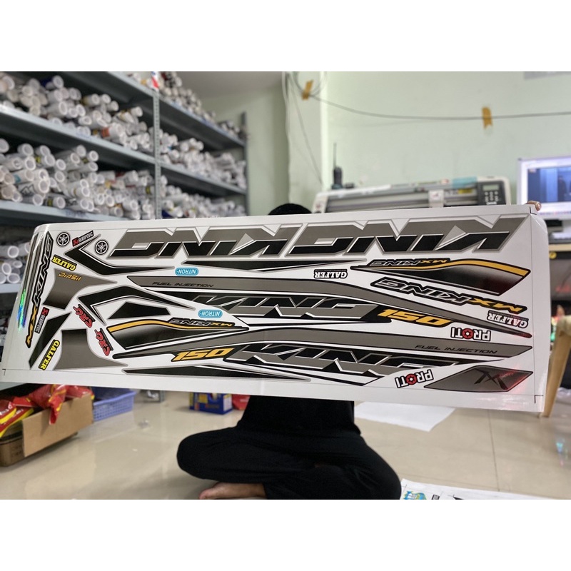 ( Quí khách vui lòng mang ra tiệm cho thợ dán ) Tem ex 150 Mx king bạc đen