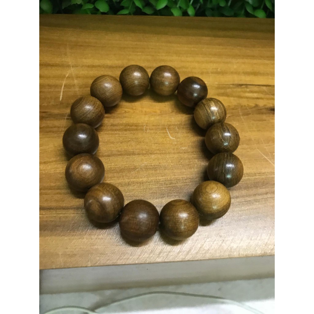 vòng tay gỗ bách xanh