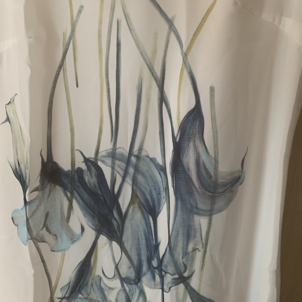 Đầm voan sát nách in hoa hiệu GRACE CARO