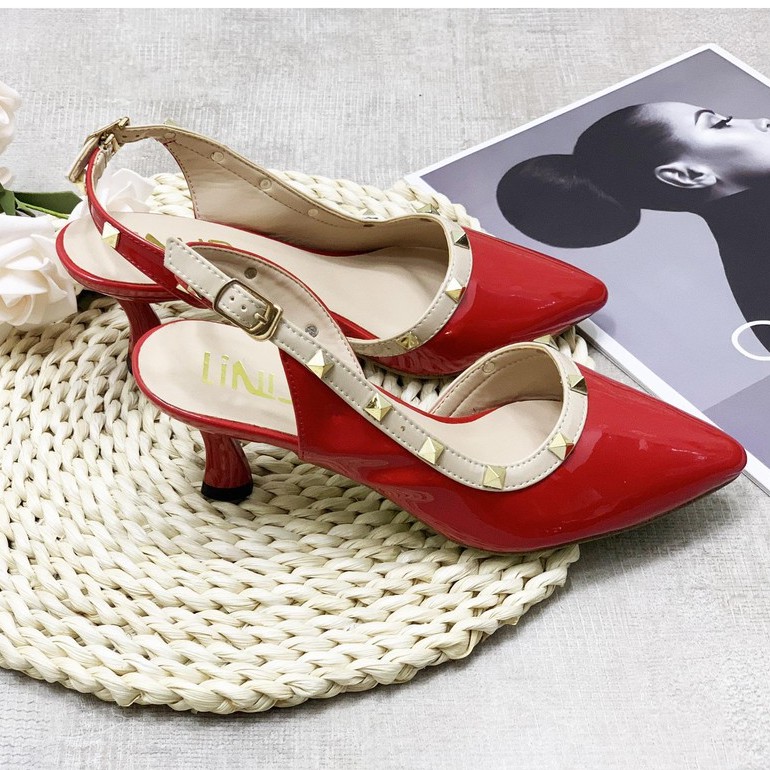 Giày cao gót nữ hở gót cách điệu viền đinh tán cao cấp - Giày cao 5cm 2 màu Đen , Đỏ - Linus LN109