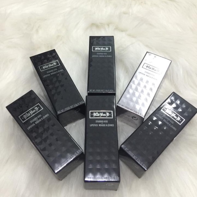 Son thỏi Kat Von D  Studded Kiss Lipstick 