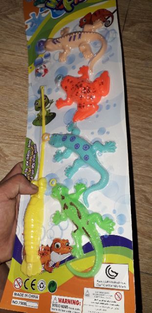 Sét đồ chơi câu ếch và cá sấu bằng nhựa