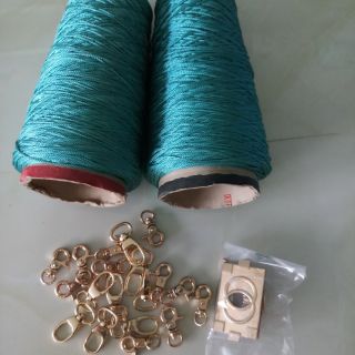 Com bo sợi dù , khóa và càng cua