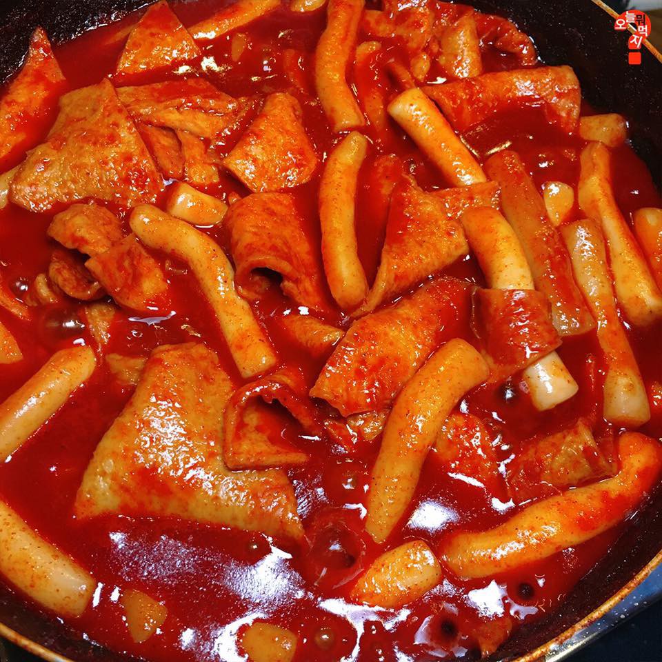 Sốt Tương Ớt Chungwoo Hàn Quốc Nấu Tokbokki Chuẩn Hàn 2kg