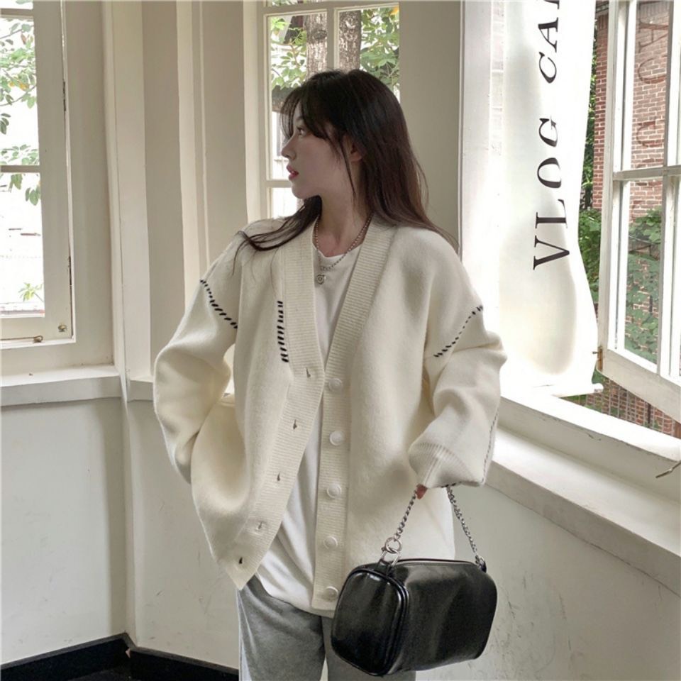 Áo khoác len cardigan trắng phối viền sọc đen chất len đẹp dáng rộng phong cách Hàn Quốc