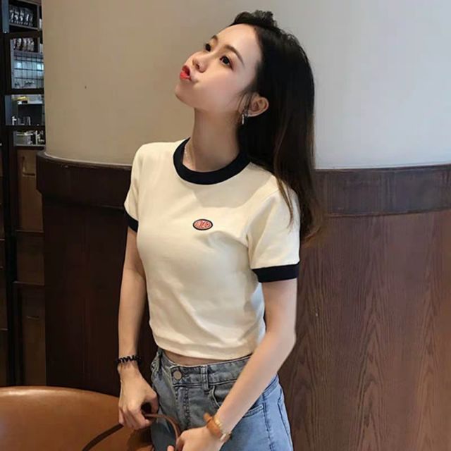 Áo phông cổ tròn