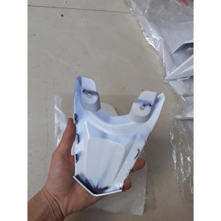 Mu rùa (Ốp đuôi) Taurus trắng Yamaha