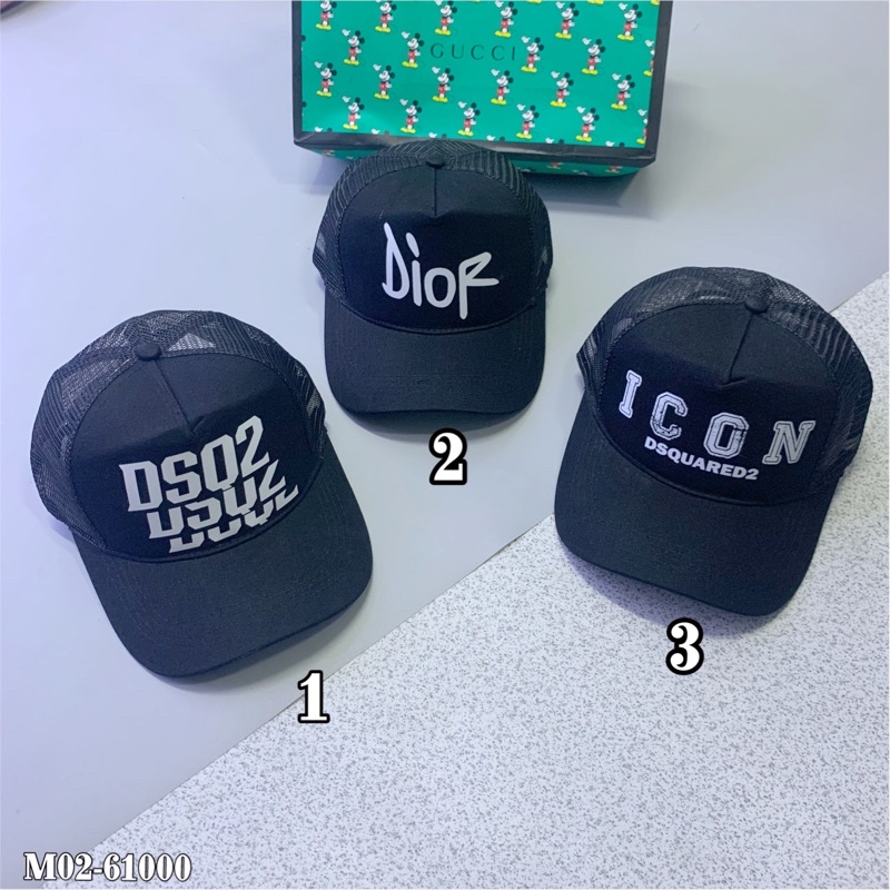Mũ nam in hoạ tiết chữ ở trước mũ