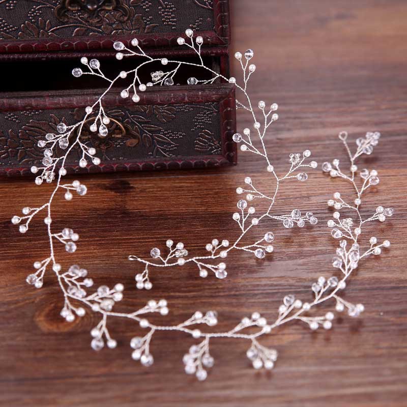 Phụ kiện tóc kiểu dáng xinh xắn thời trang cho cô dâu