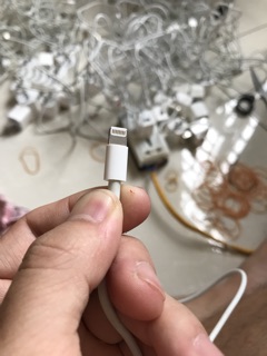 Dây cáp iphone Zin ( tặng dây cuộn sạc )