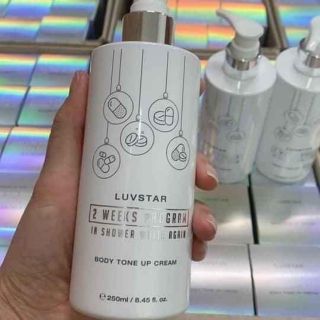 Sữa tắm kiêm ủ dưỡng trắng da Luvstar 250ml