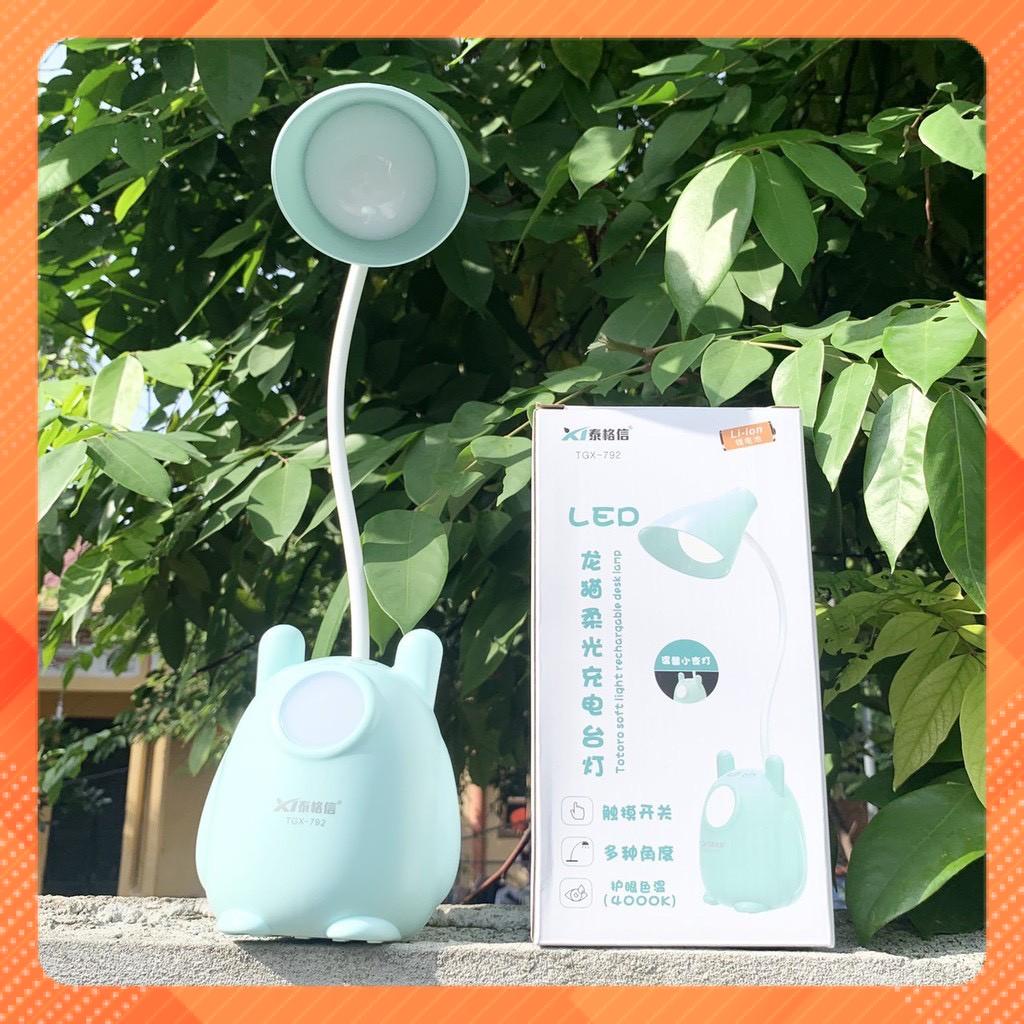Đèn led chống cận hình con heo, cây đèn có thể uốn nắn tùy thích, sạc cáp usb