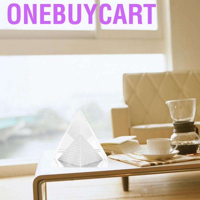 Đồ trang trí thiết kế hình kim tự tháp bằng thủy tinh độc đáo