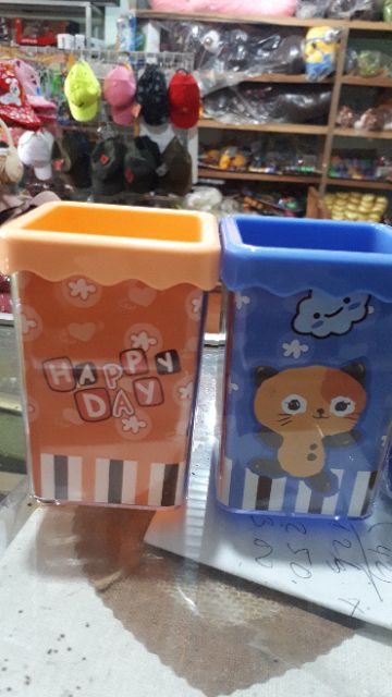 Khay đựng bút hình ảnh ngộ nghĩnh