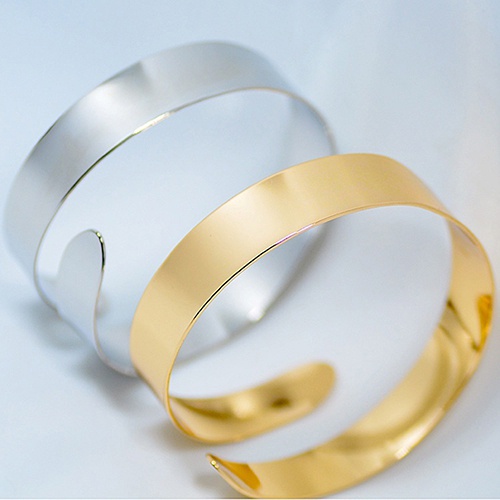 Vòng đeo bắp tay phong cách cá tính dành cho nữ