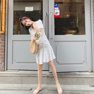 Đầm váy freesize bi trắng cổ V