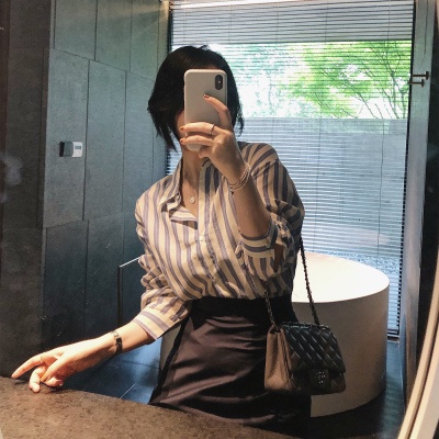 Áo Sơ Mi Nữ Dài Tay Họa Tiết Sọc Dọc Phong Cách Hàn Quốc Mới