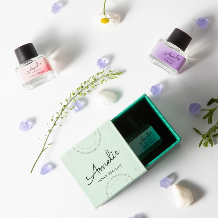 Nước Hoa Vùng Kín Nam Nữ Amelie Secret Glamour 10ml - Hương Hoa Hồng, Hoa Tuyết Tùng, Quả Mâm Xôi Đen Điệu Đà Gợi Cảm