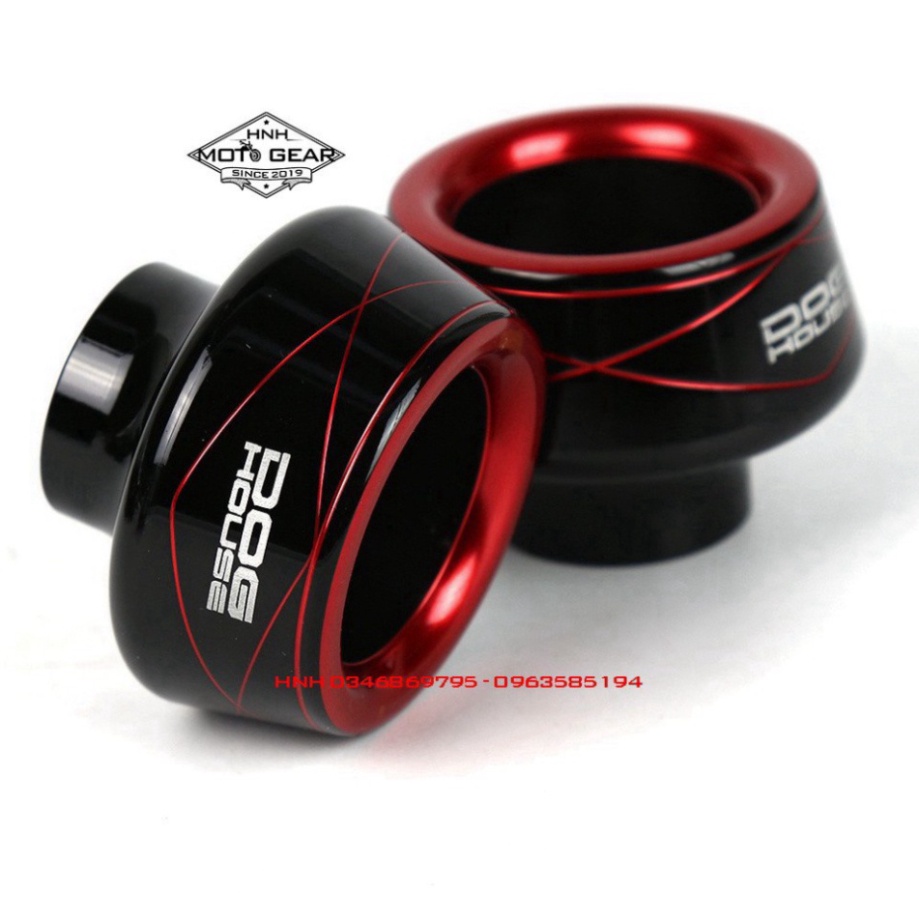 Gù Chống Đổ Trước Doghouse Cao Cấp