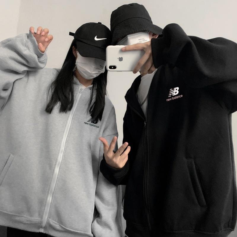 Áo khoác New Balance có mũ trùm dáng rộng màu trơn dễ phối đồ thời trang cho nam nữ