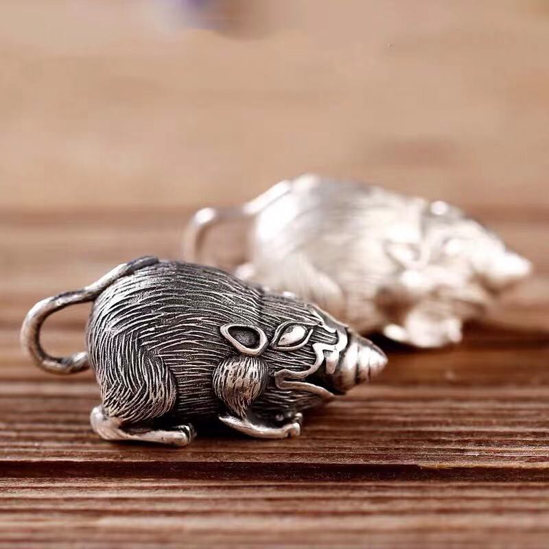 Chuột chiêu tài bạc 999 (3cm) (CHUỘT BÁU NHẢ NGỌC MANI)