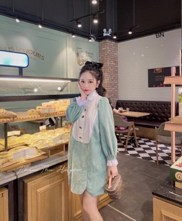 Váy Nhung Tăm Cổ Sơ Mi Ren