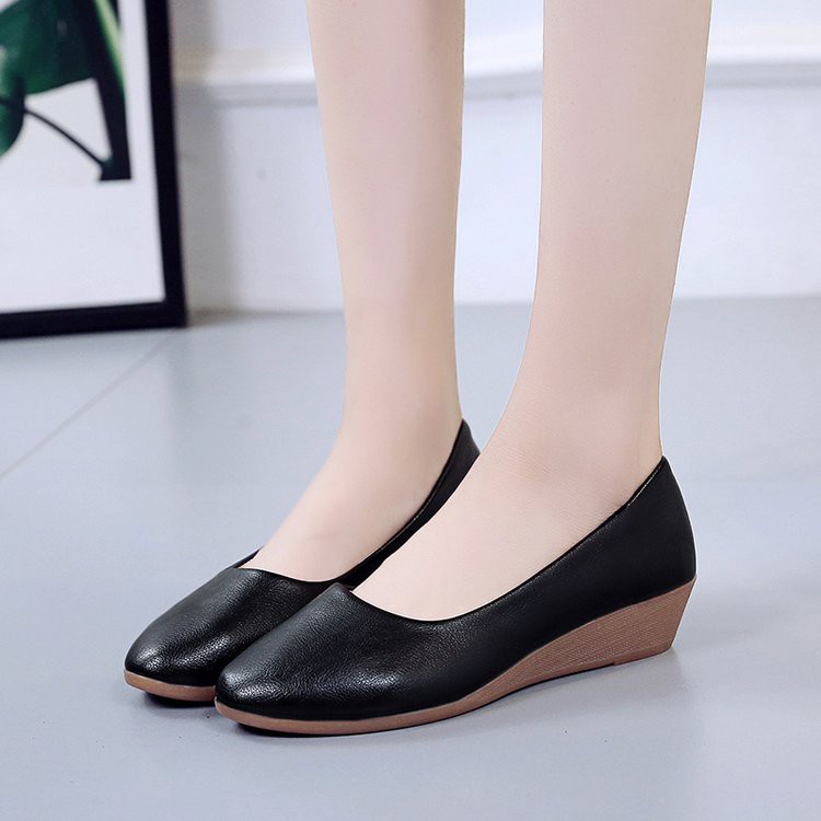 Spring Korean Version Of The Shallow Mouth Flat Bottom Slope With Single Shoes Mother Grandma Shoes Small Leather Shoes