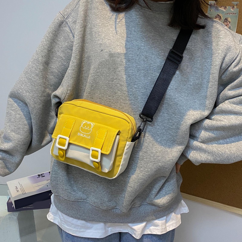 Túi Đeo Chéo Vai Bằng Nylon Họa Tiết Thêu Hình Gấu Có Thể Tái Sử Dụng Cho Nữ