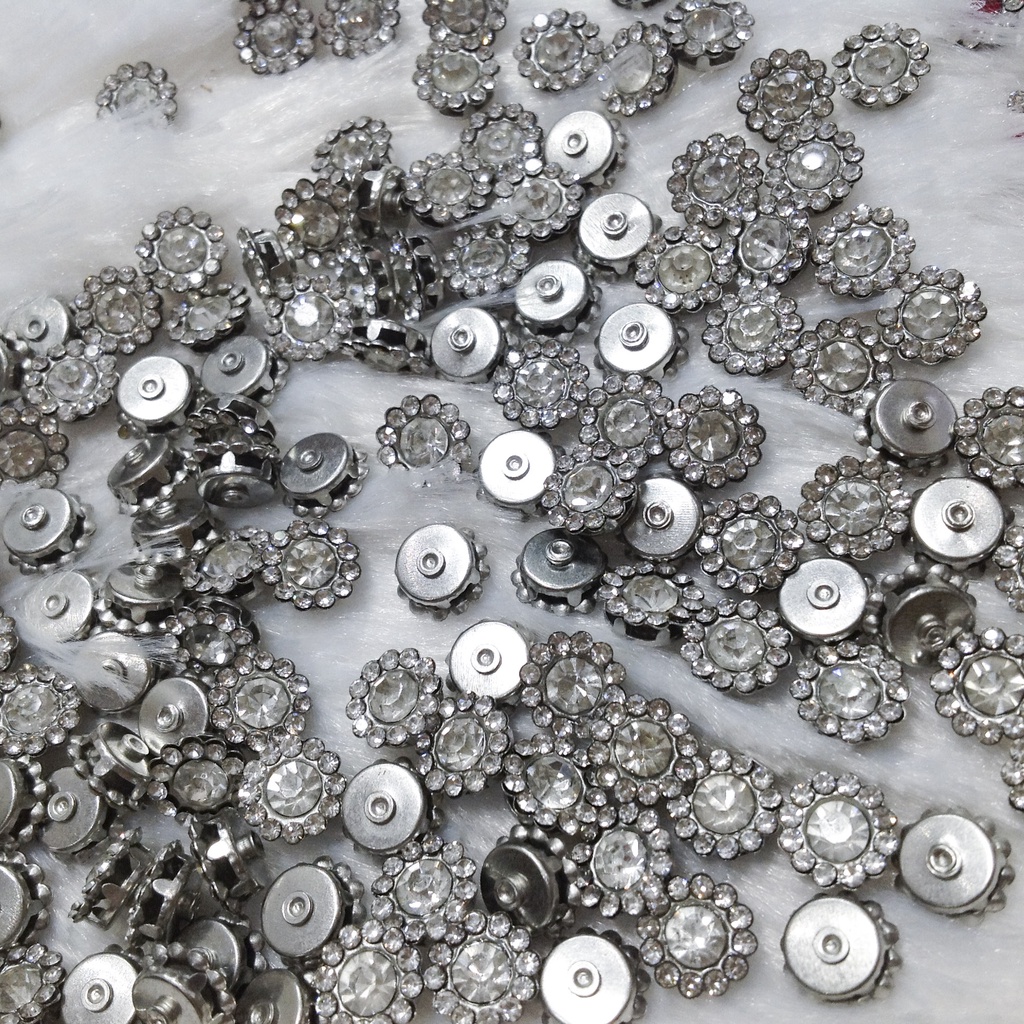 Đá xoàn kết áo đính trang trí trang phục lấp lánh