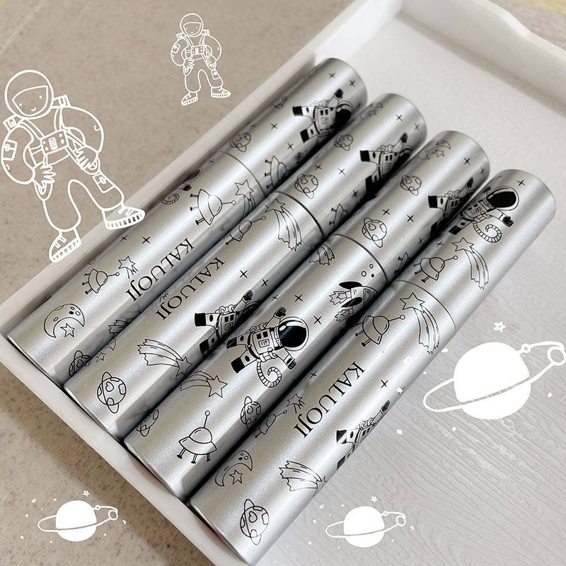 [Hàng mới về] Son môi Kaluoji dưỡng ẩm không phai thiết kế vỏ họa tiết phi hành gia | BigBuy360 - bigbuy360.vn