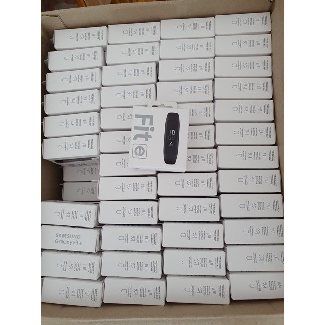 [ tiencooki ]Đồng Hồ Samsung Galaxy Fit E 2019 Mới Full Box*NK032