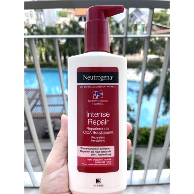Sữa dưỡng thể Neutrogena Body Lotion Intense Repair CICA Balm phục hồi da rất khô, 250 ml