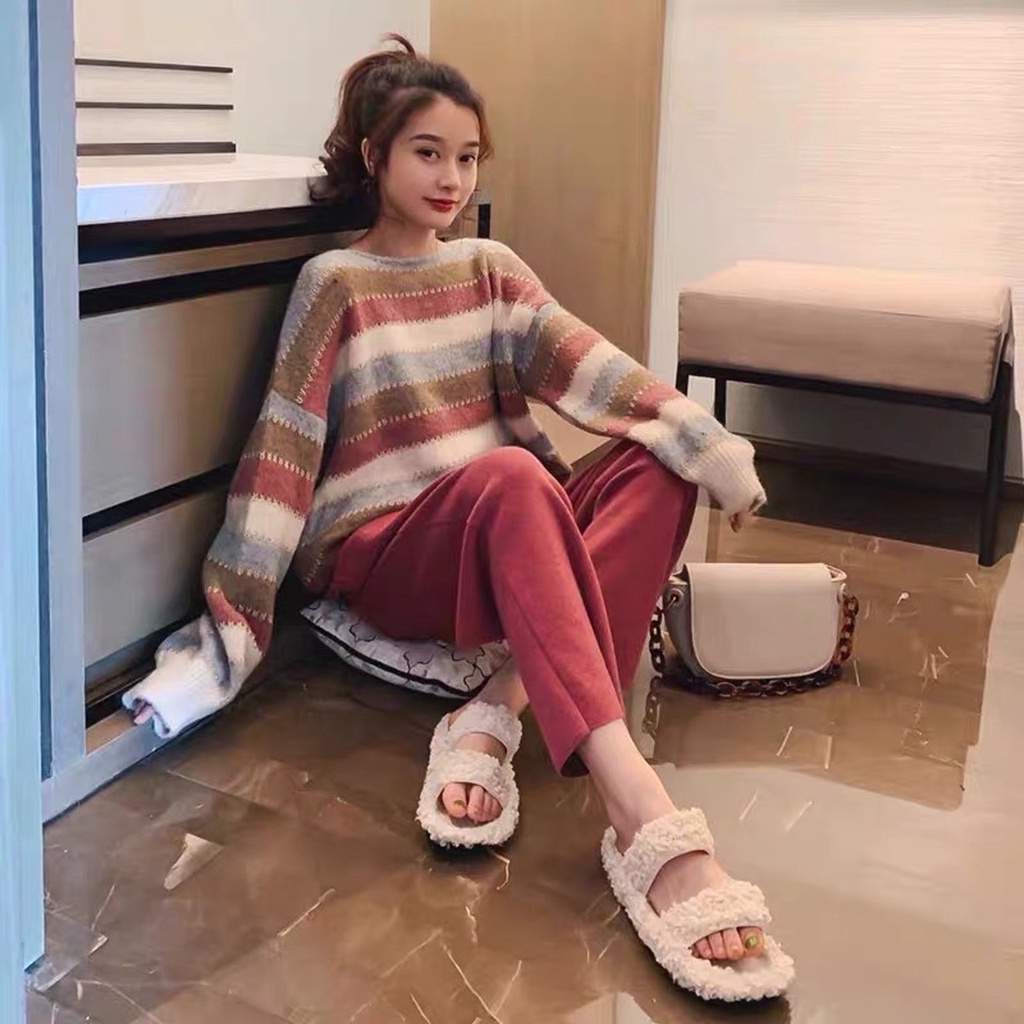 Set áo + quần len. Hàng nhập Quảng Châu . Có 1 màu. Size dưới 55kg vừa. Đơn giản mà đẹp nha mấy chế