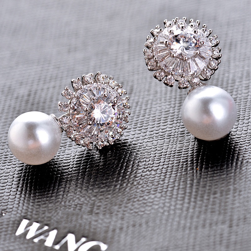 Đôi khuyên tai hình hoa đính đá/ngọc trai giả lãng mạn dành cho cô dâu