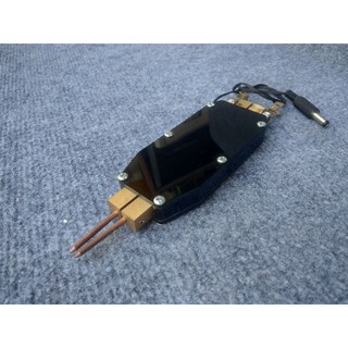 Tay hàn cell pin