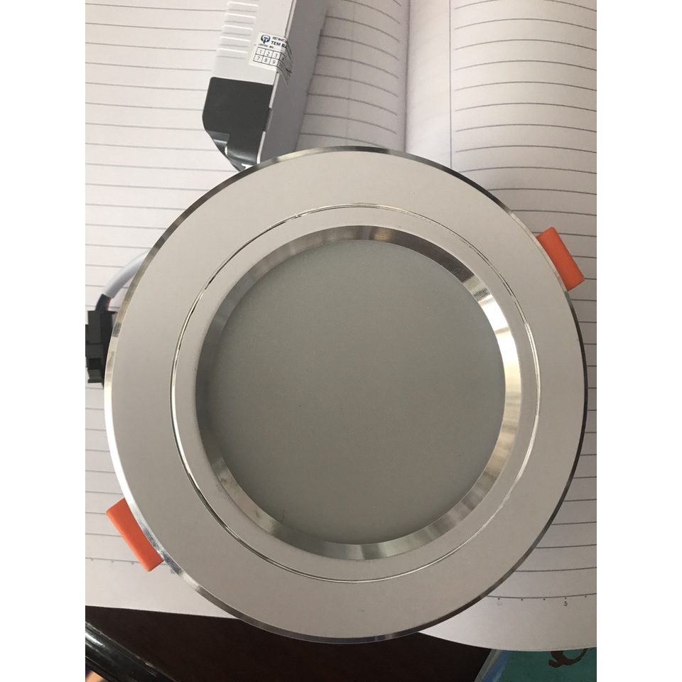 Đèn âm trần đế mỏng