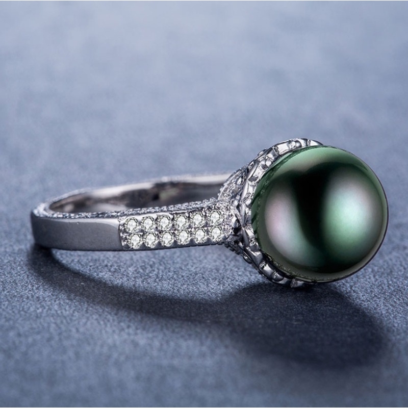 Nhẫn đính hôn bằng mạ bạc đính hạt ngọc trai đen và đá topaz trắng