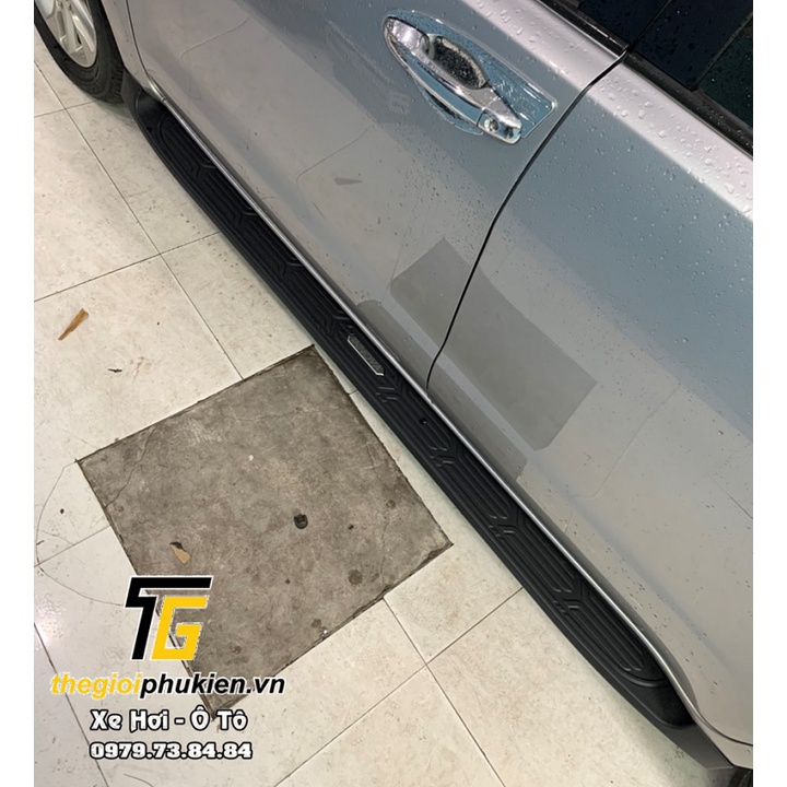 Bậc, Bệ bước chân Toyota Innova 2016-2021 - mẫu đúc mặt đen