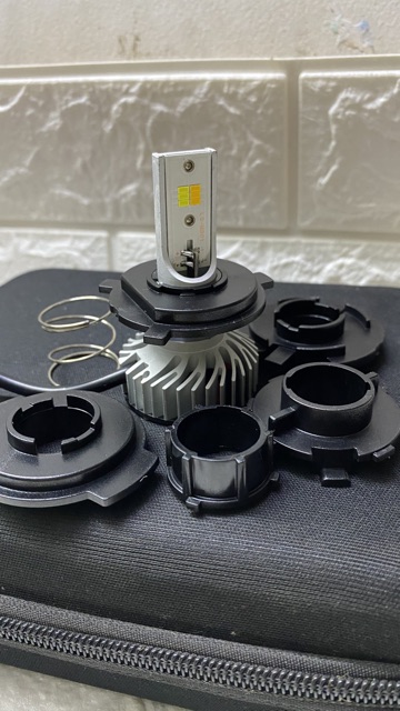 Đèn pha led cos vàng pha trắng đa năng gắn mọi xe có trên thị trường
