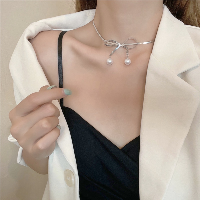 Vòng cổ Kim Loại Mặt Nơ Đính Ngọc Trai Thời Trang