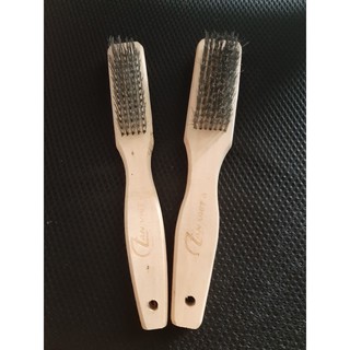 Bàn chải sắt cán gỗ