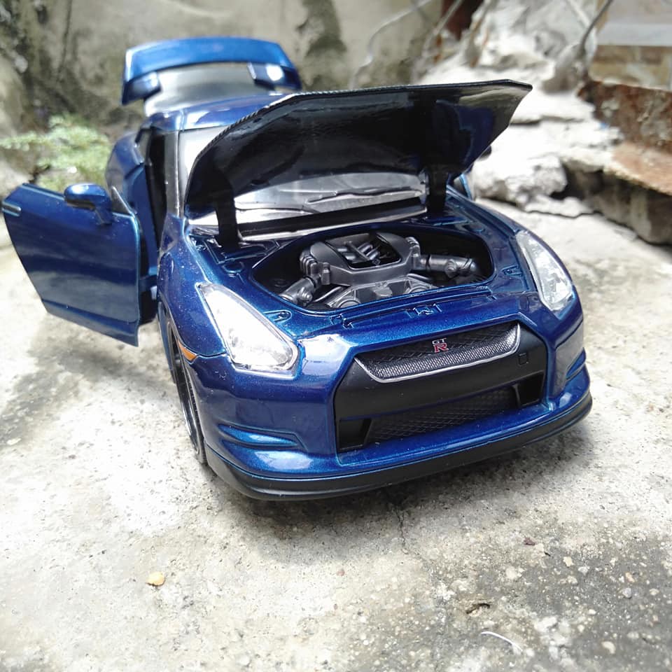 Mô hình xe Nissan GTR  Brian’s 1:24 JADA – Xanh