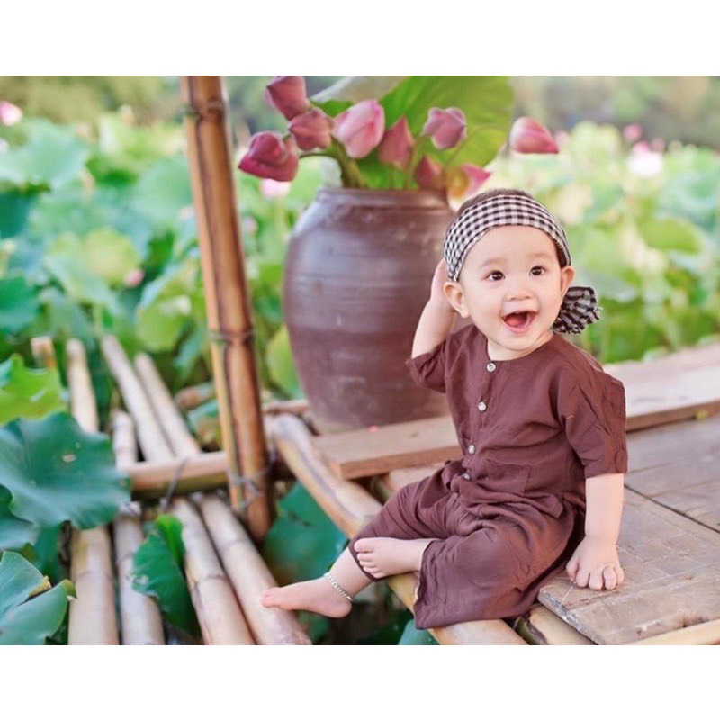 Bộ bà ba bé trai kèm khăn rằn