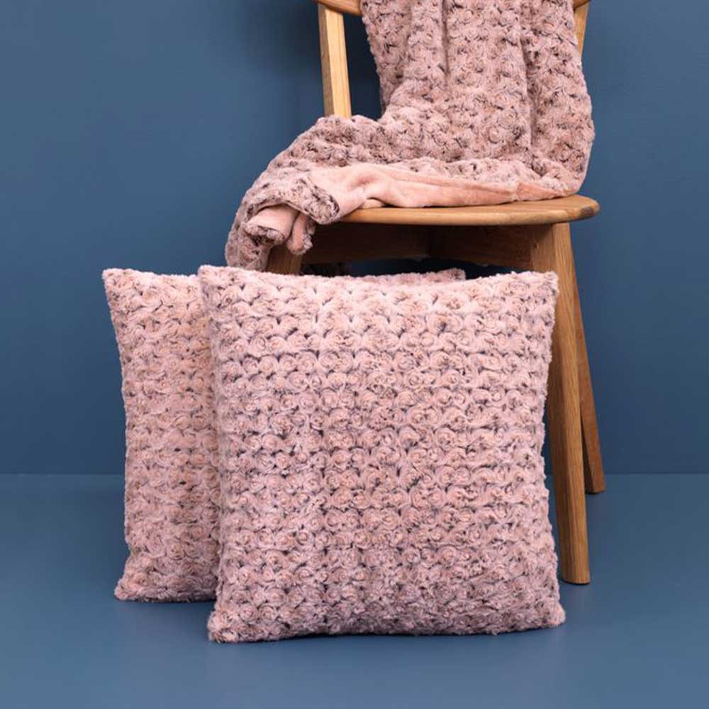 Gối trang trí | JYSK Kongsspir | vải polyester dạ màu hồng | 45x45cm