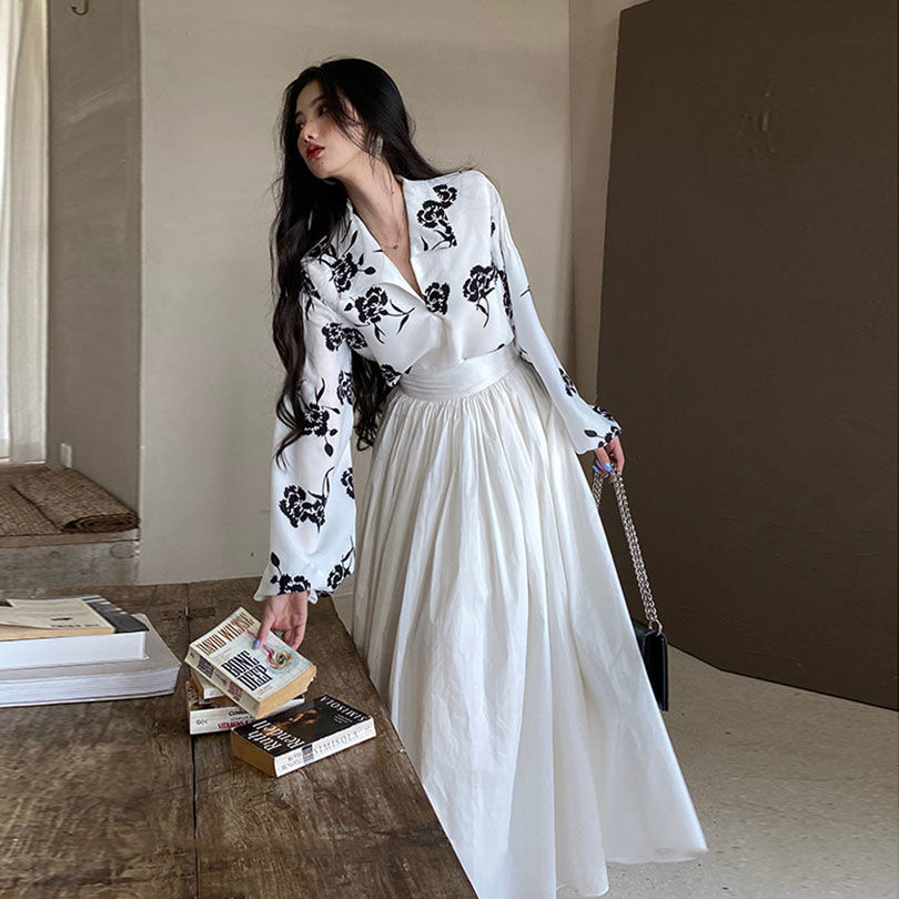Vintage long-sleeved shirt + mid-length half skirt two-piece suit female 2023 spring new elegant leisure palace wind long skirt