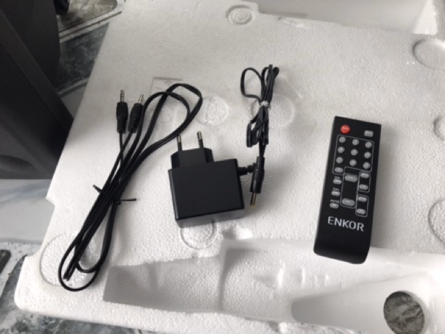 Loa Kéo Karaoke Bluetooth Enkor L1218K Đen