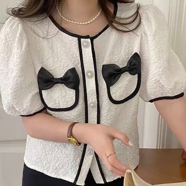 Aó sơ mi vải xốp hoa nổi,2 màu trắng- đen mã 121