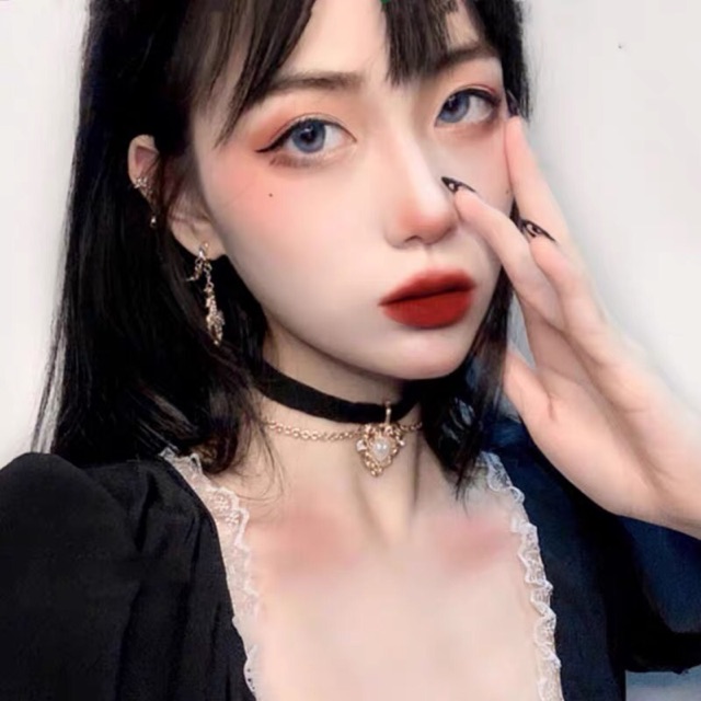 Vòng cổ trái tim cổ điển